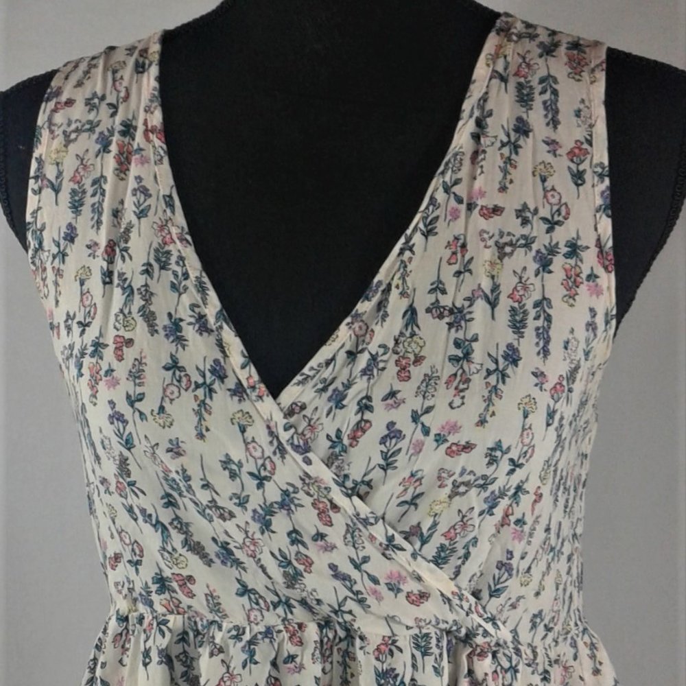 Wild Blue Sadie Robertson Floral Top